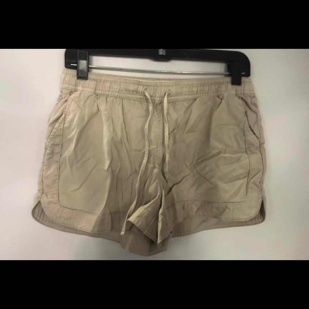 Vineyard Vines Drawstring Shorts - image 1